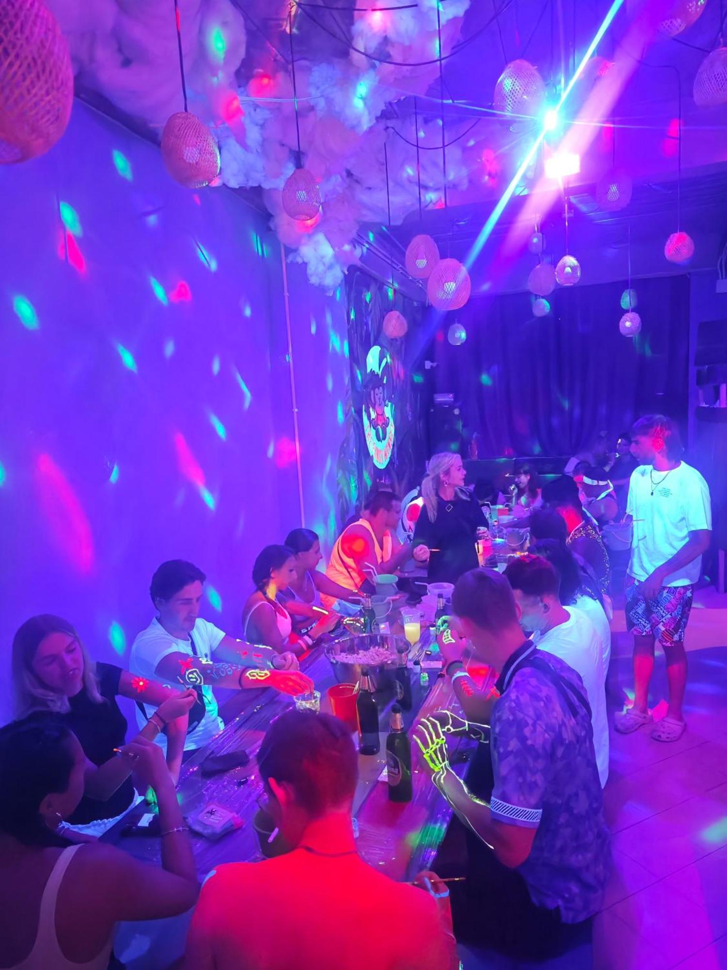 The Funky Monkey Hostel - 18 To 40 Years Old Only Haad Rin Zewnętrze zdjęcie