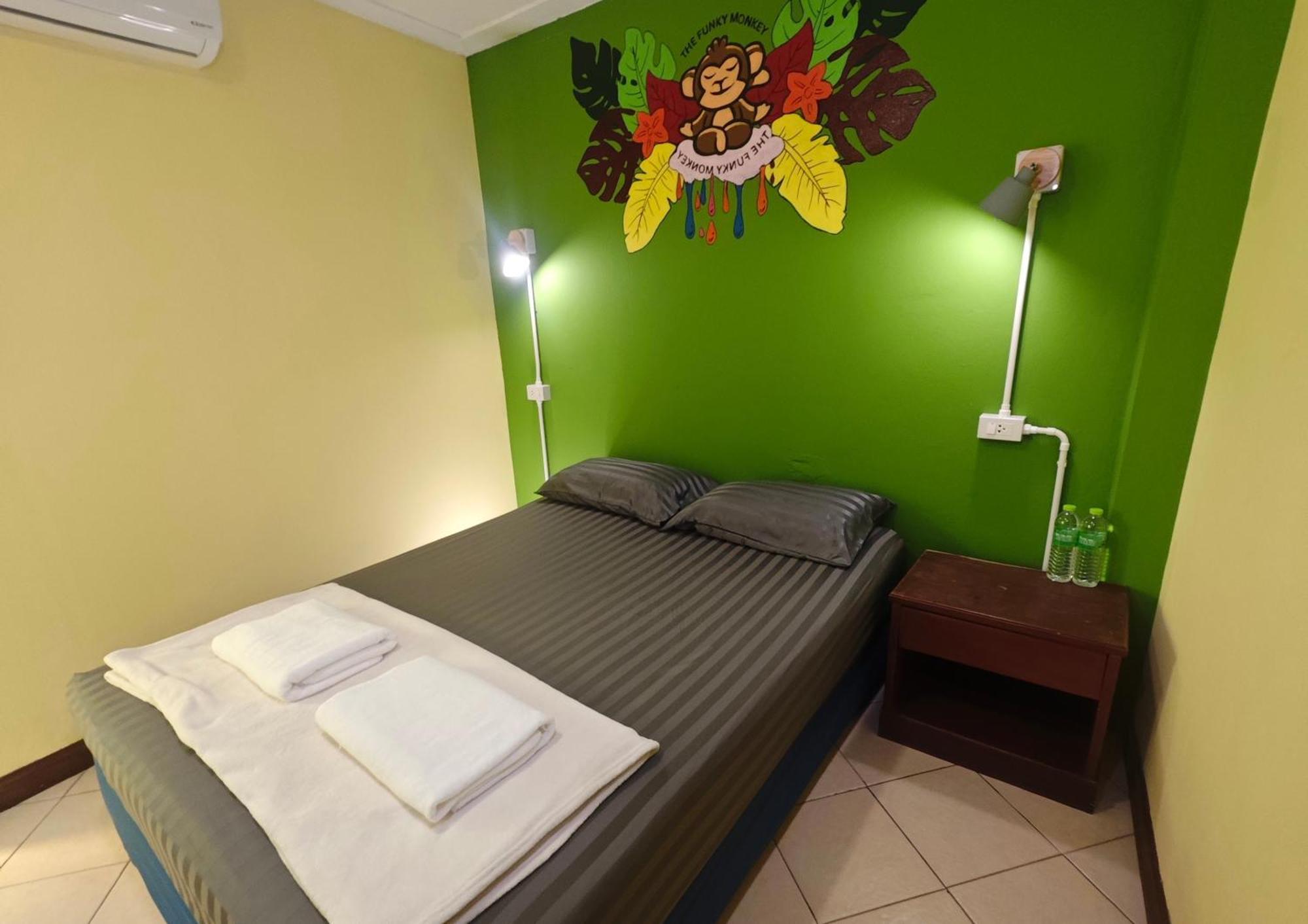 The Funky Monkey Hostel - 18 To 40 Years Old Only Haad Rin Zewnętrze zdjęcie